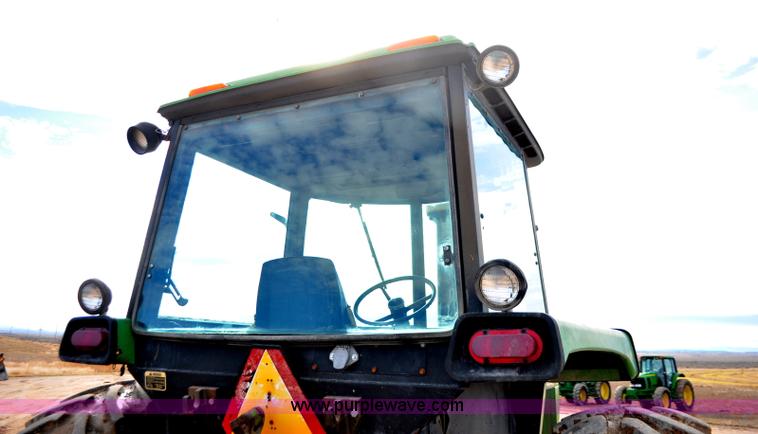 image for item G7146 1981 John Deere 4440 tractor