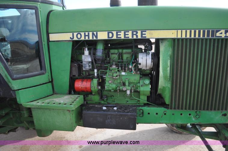 image for item G7146 1981 John Deere 4440 tractor