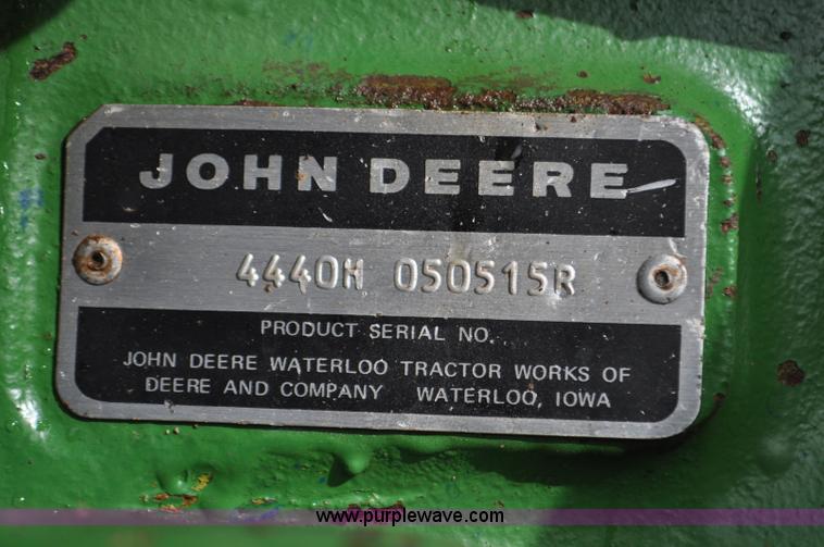 image for item G7146 1981 John Deere 4440 tractor