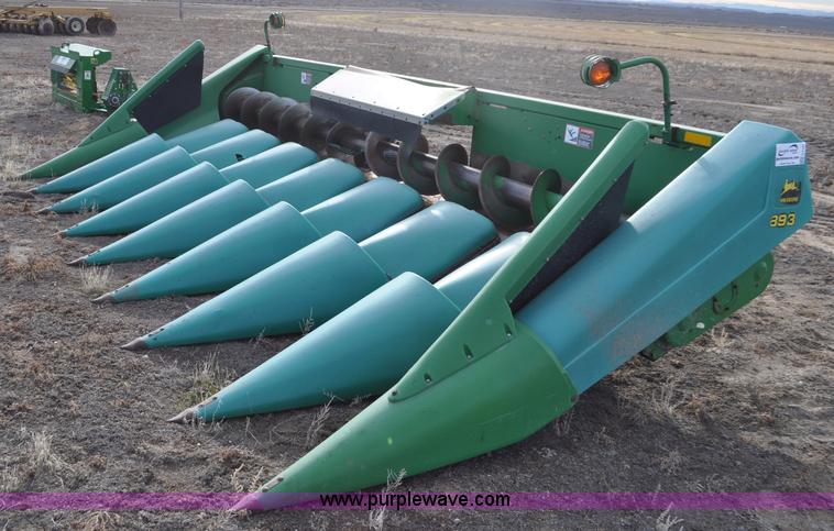 image for item G7147 1995 John Deere 893 corn head