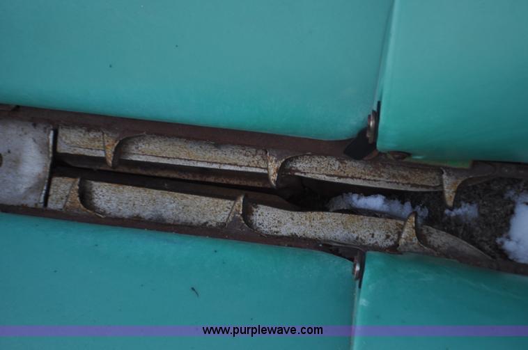 image for item G7147 1995 John Deere 893 corn head