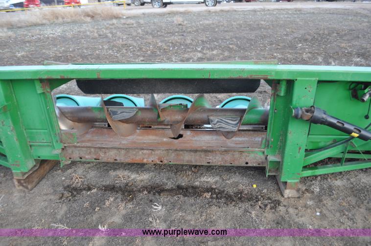image for item G7147 1995 John Deere 893 corn head