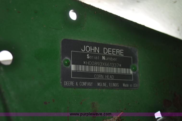 image for item G7147 1995 John Deere 893 corn head