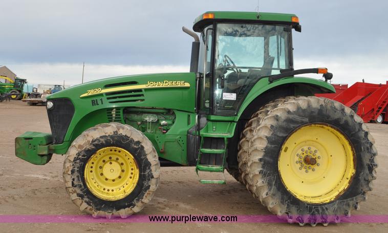 image for item G7148 2005 John Deere 7820 MFWD tractor