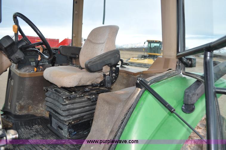 image for item G7148 2005 John Deere 7820 MFWD tractor