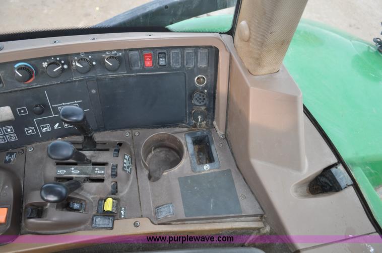image for item G7148 2005 John Deere 7820 MFWD tractor