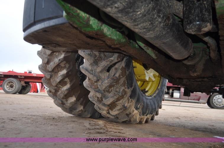 image for item G7148 2005 John Deere 7820 MFWD tractor