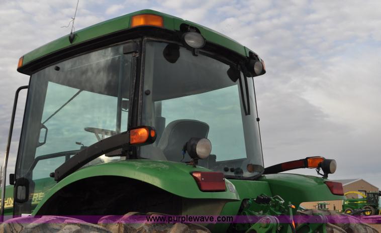 image for item G7148 2005 John Deere 7820 MFWD tractor