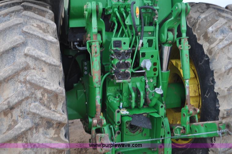 image for item G7148 2005 John Deere 7820 MFWD tractor