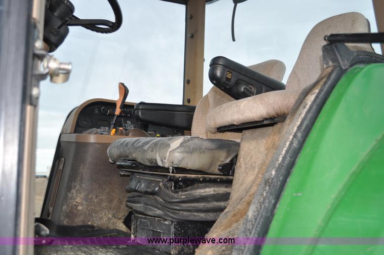 image for item G7149 2004 John Deere 7820 MFWD tractor