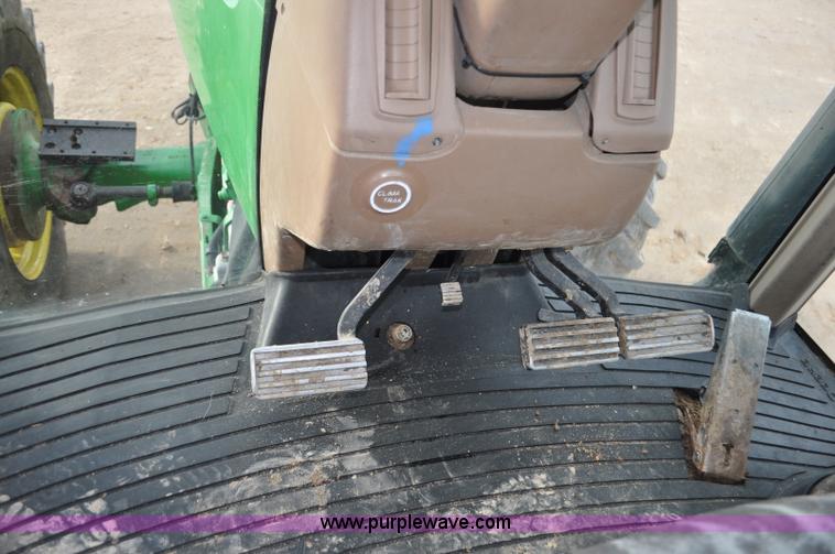 image for item G7149 2004 John Deere 7820 MFWD tractor