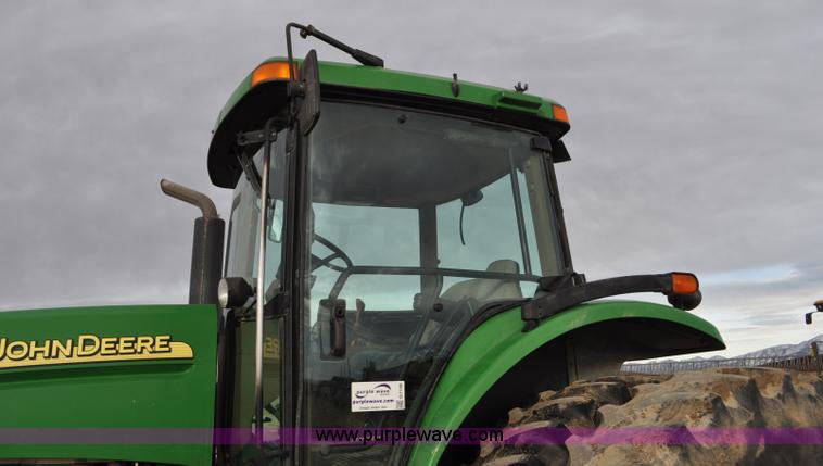 image for item G7149 2004 John Deere 7820 MFWD tractor