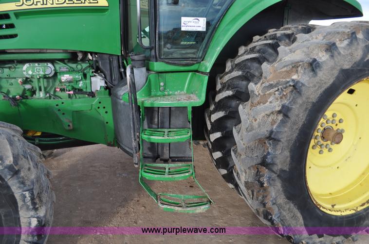 image for item G7149 2004 John Deere 7820 MFWD tractor