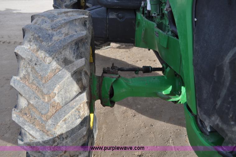 image for item G7149 2004 John Deere 7820 MFWD tractor