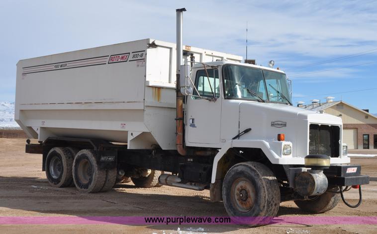 image for item G7152 1991 Autocar feed truck