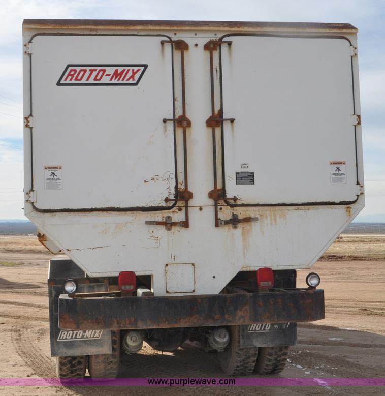 image for item G7152 1991 Autocar feed truck