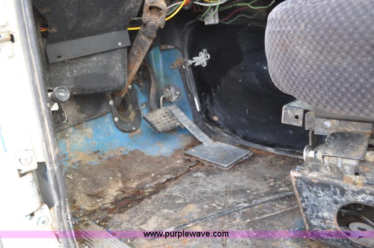 image for item G7152 1991 Autocar feed truck