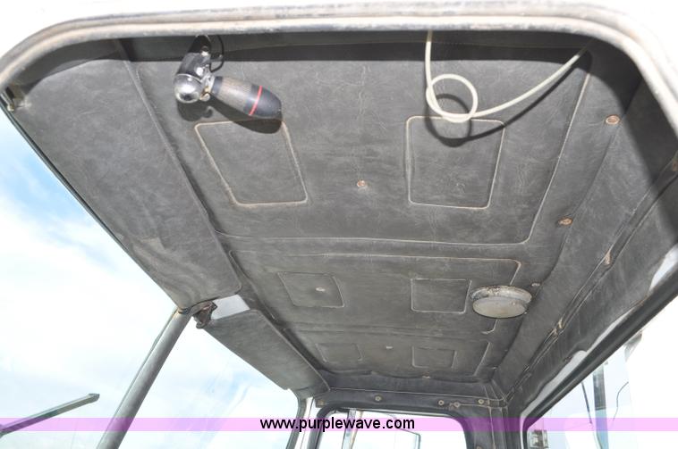 image for item G7152 1991 Autocar feed truck