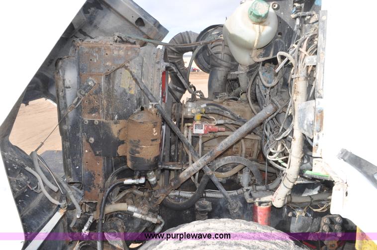 image for item G7152 1991 Autocar feed truck