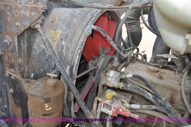 image for item G7152 1991 Autocar feed truck