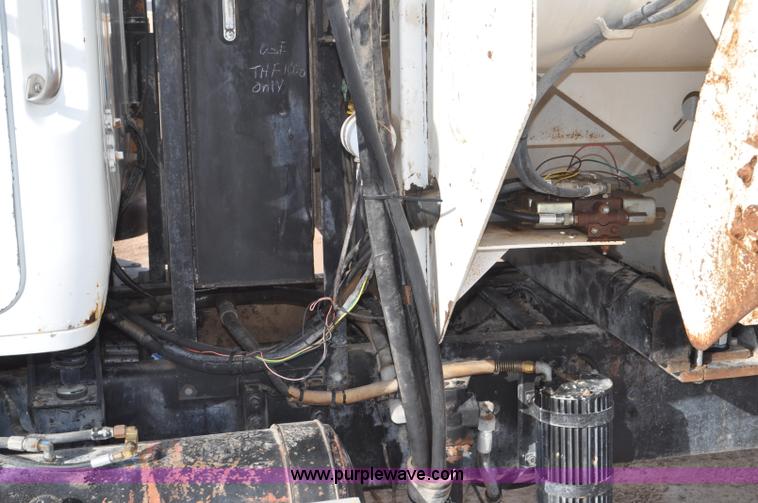 image for item G7152 1991 Autocar feed truck