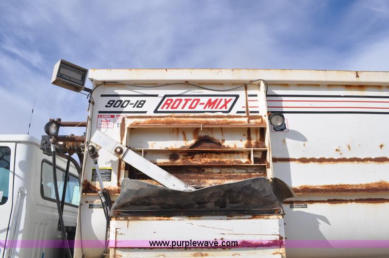 image for item G7152 1991 Autocar feed truck