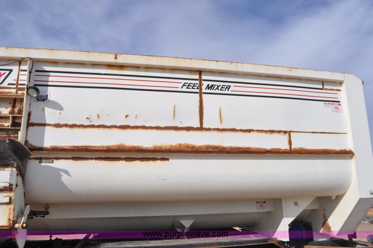 image for item G7152 1991 Autocar feed truck