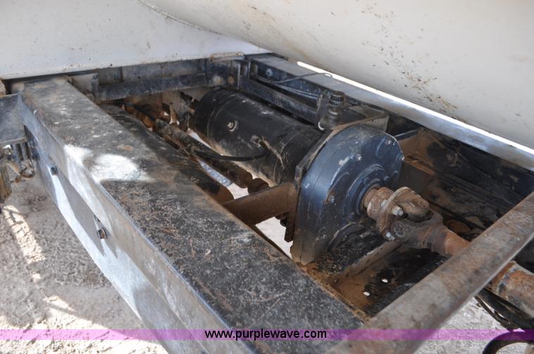 image for item G7152 1991 Autocar feed truck