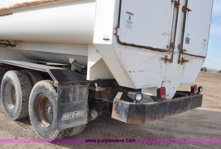 image for item G7152 1991 Autocar feed truck