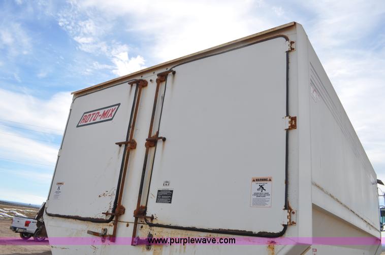 image for item G7152 1991 Autocar feed truck