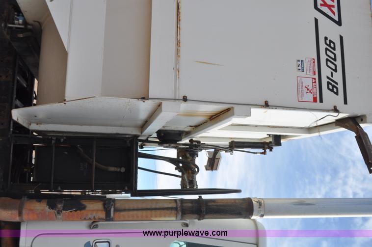 image for item G7152 1991 Autocar feed truck