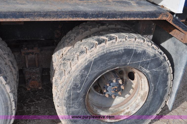 image for item G7152 1991 Autocar feed truck