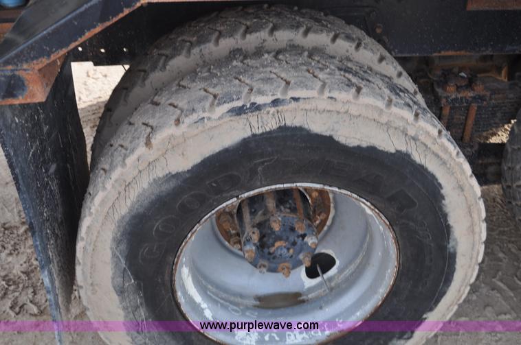 image for item G7152 1991 Autocar feed truck