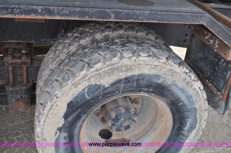 image for item G7152 1991 Autocar feed truck