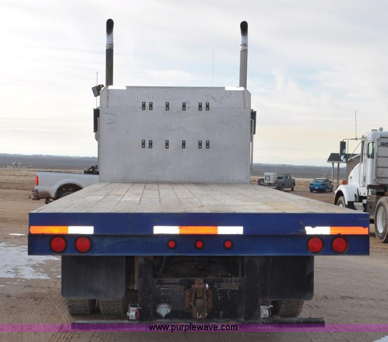 image for item G7153 1994 International 9200 flatbed truck