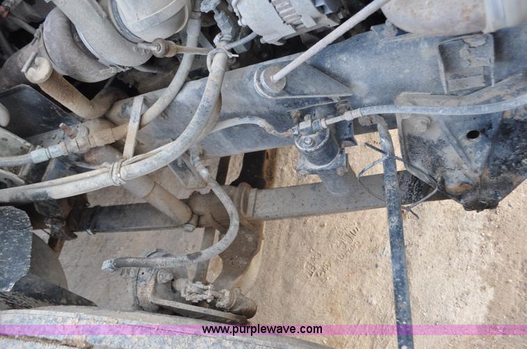 image for item G7153 1994 International 9200 flatbed truck