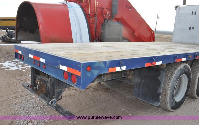 image for item G7153 1994 International 9200 flatbed truck
