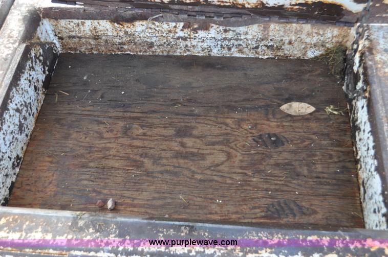 image for item G7156 2006 Trailmax FWTD-50-T tilt deck equipment trailer