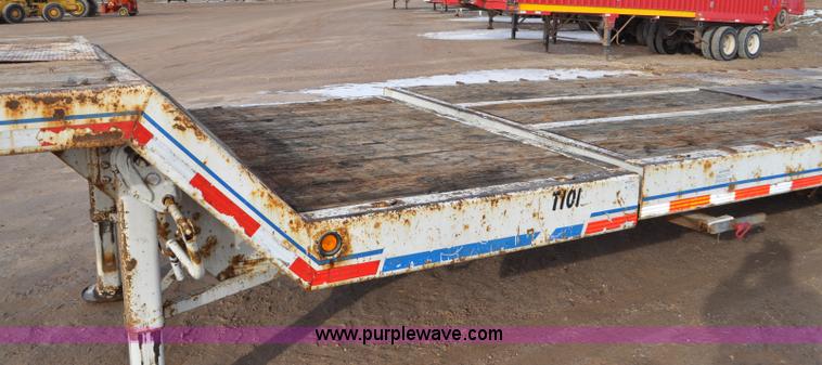 image for item G7156 2006 Trailmax FWTD-50-T tilt deck equipment trailer