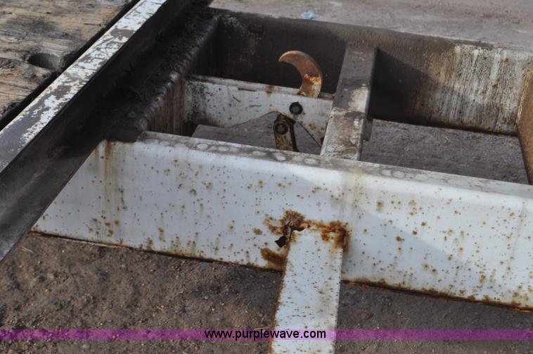 image for item G7156 2006 Trailmax FWTD-50-T tilt deck equipment trailer