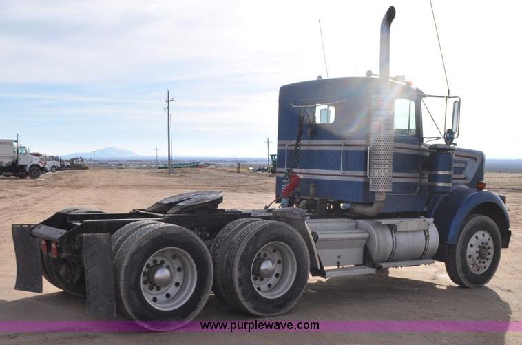 image for item G7157 1990 Kenworth W900 semi truck