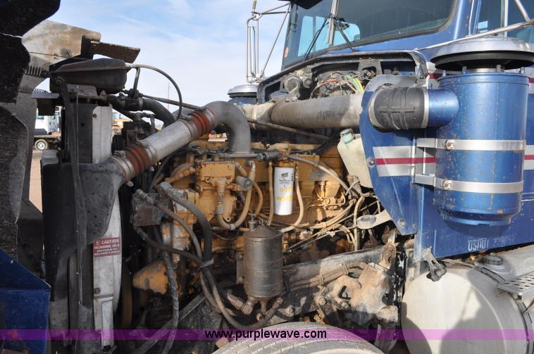 image for item G7157 1990 Kenworth W900 semi truck