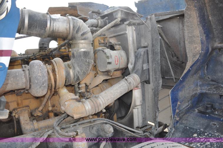 image for item G7157 1990 Kenworth W900 semi truck