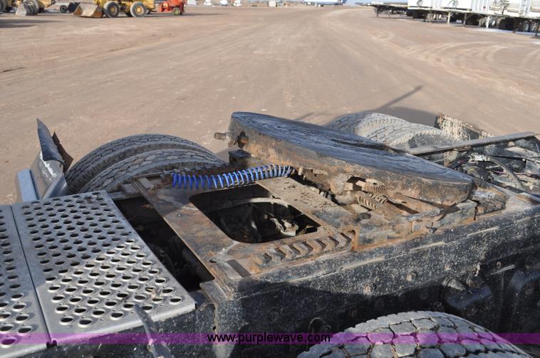 image for item G7157 1990 Kenworth W900 semi truck