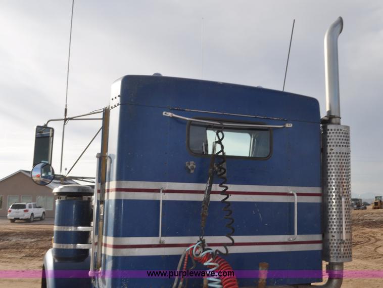 image for item G7157 1990 Kenworth W900 semi truck