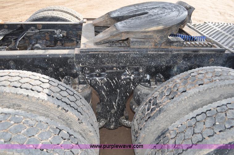 image for item G7157 1990 Kenworth W900 semi truck