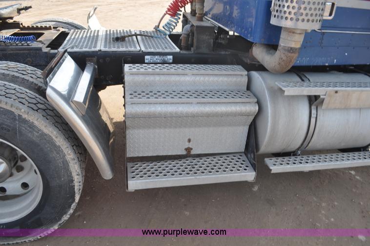 image for item G7157 1990 Kenworth W900 semi truck