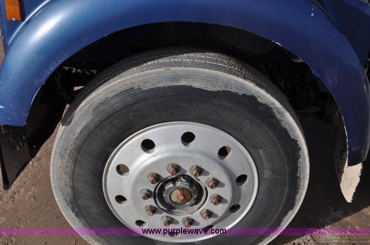 image for item G7157 1990 Kenworth W900 semi truck