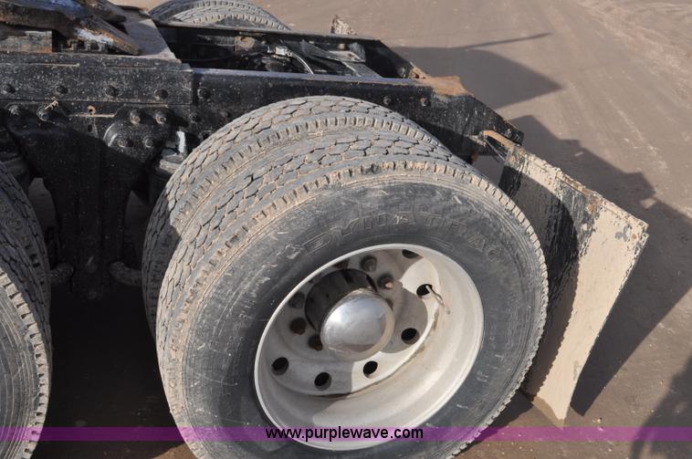 image for item G7157 1990 Kenworth W900 semi truck