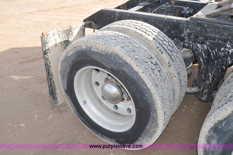 image for item G7157 1990 Kenworth W900 semi truck